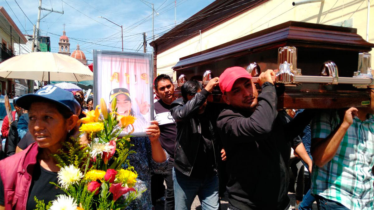 Amigos y familia de Pita Corral le dan el último adiós en Silao