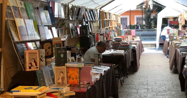 Feria Popular del Libro busca devolver a los jóvenes de Guanajuato el gusto por la literatura