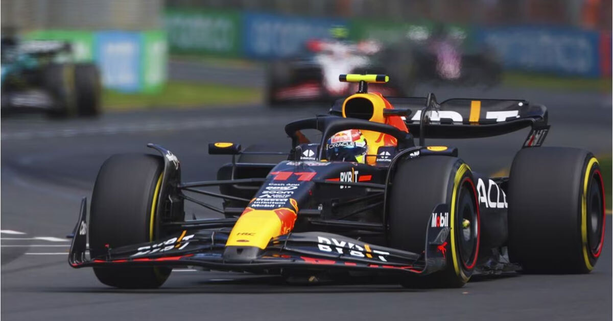 Gana Verstappen desastroso GP de Australia; Checo Pérez llega en quinto lugar