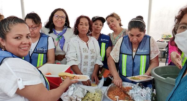 Salamanca: Alejandra Ramírez Luna dona comida desde hace 5 años gracias a milagro del Señor del Hospital 