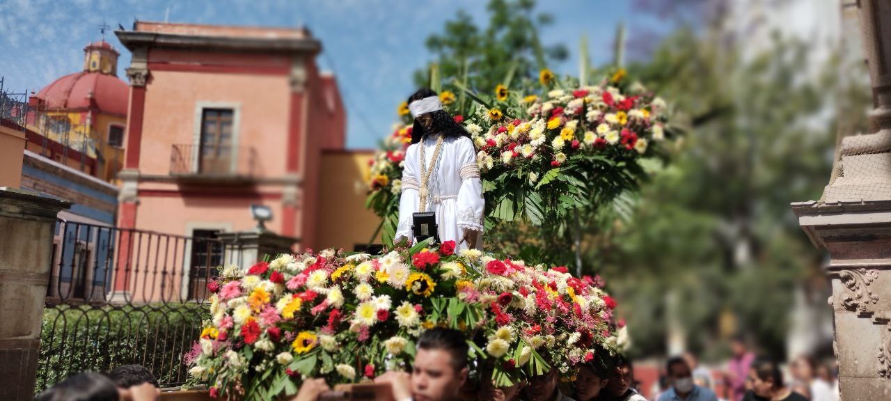 Capitalinos inician Semana Santa en Templo de la Compañía 