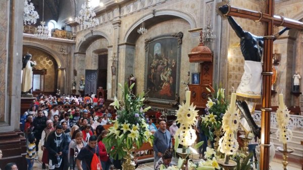 Con fe y devoción, miles llegan al Santuario en Salamanca para venerar al Cristo Negro  