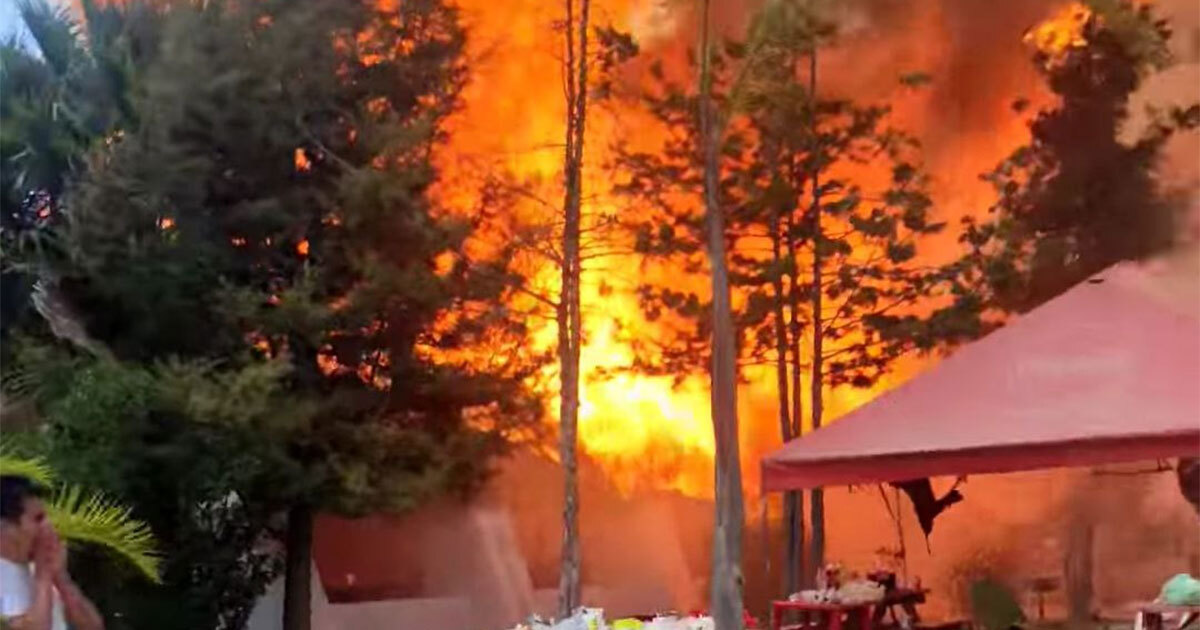 Parque acuático en Lagos de Moreno termina en llamas por incendio de palapa 