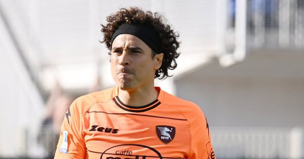 Prensa italiana se rinde ante Memo Ochoa tras detener a la ofensiva del Inter de Milan