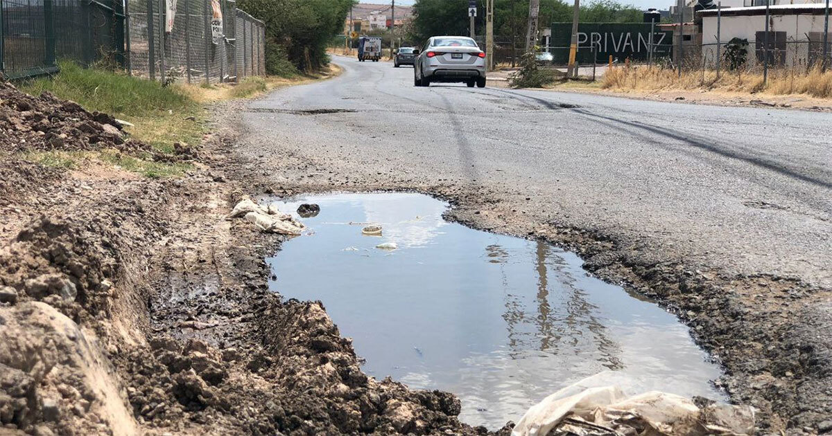 Sufren baches y cuarteaduras en el camino a Paso de Pirules, El Manantial y Villas de Guanajuato