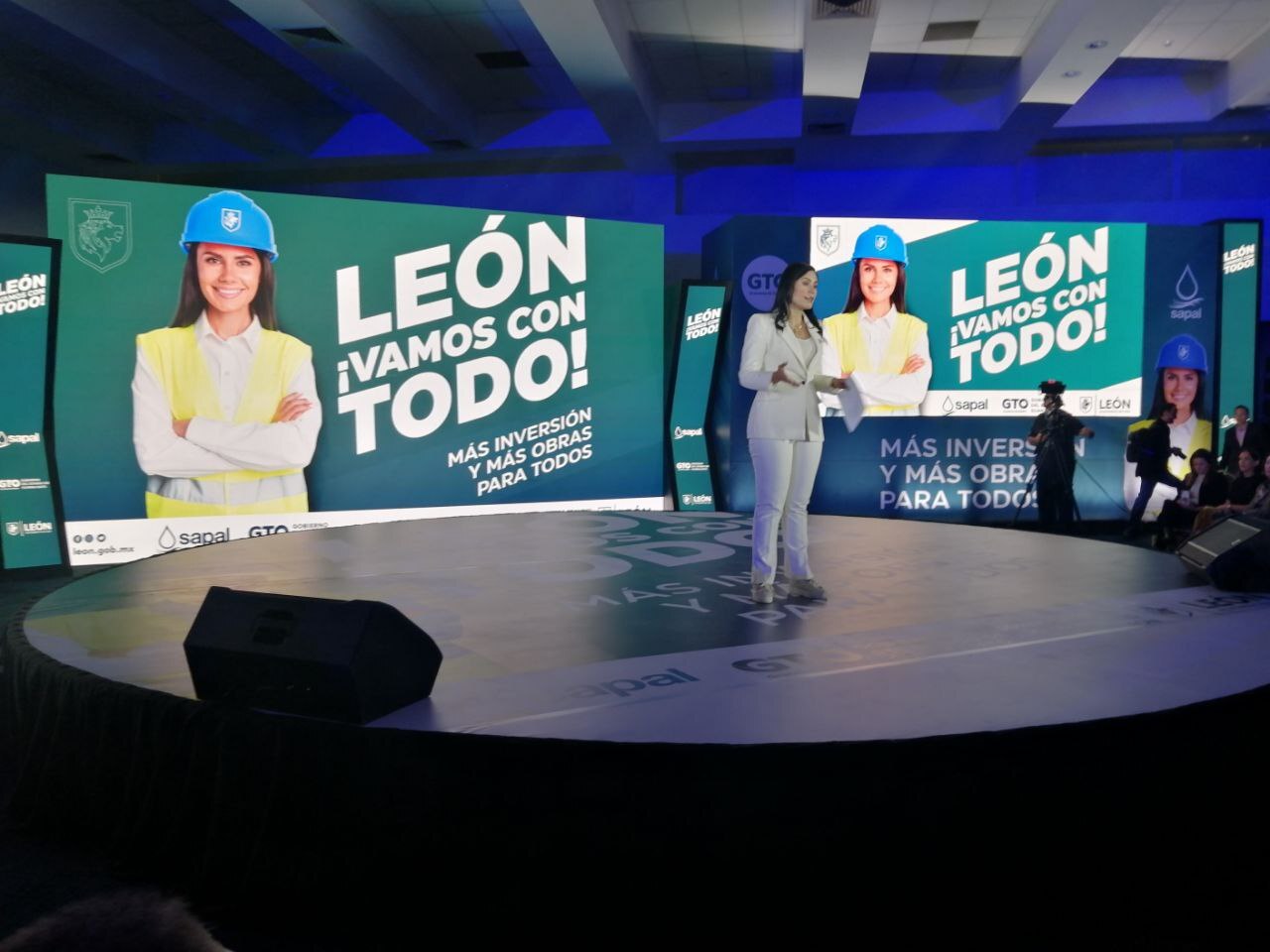 Bárbara Botello denuncia a Ale Gutiérrez ante el IEEG por presunta propaganda en programa de obras de León