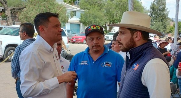 Salamanca: Trabajadores se manifiestan en Razos de Ancón, exigen pago por sus servicios 