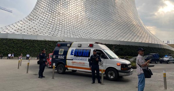 Reportan balacera y presunto asesinato en el Starbucks de la Plaza Carso en la CDMX