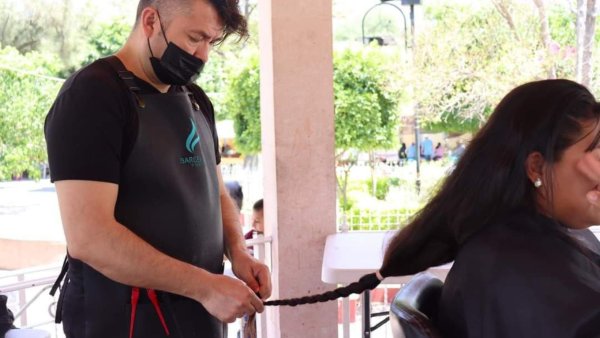 'Trenzando esperanza’ llega a Santa Catarina para juntar cabello para personas con cáncer