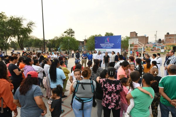  Vecinos de Las Liebres, en Irapuato, ya gozan de malla perimetral para su parque vecinal