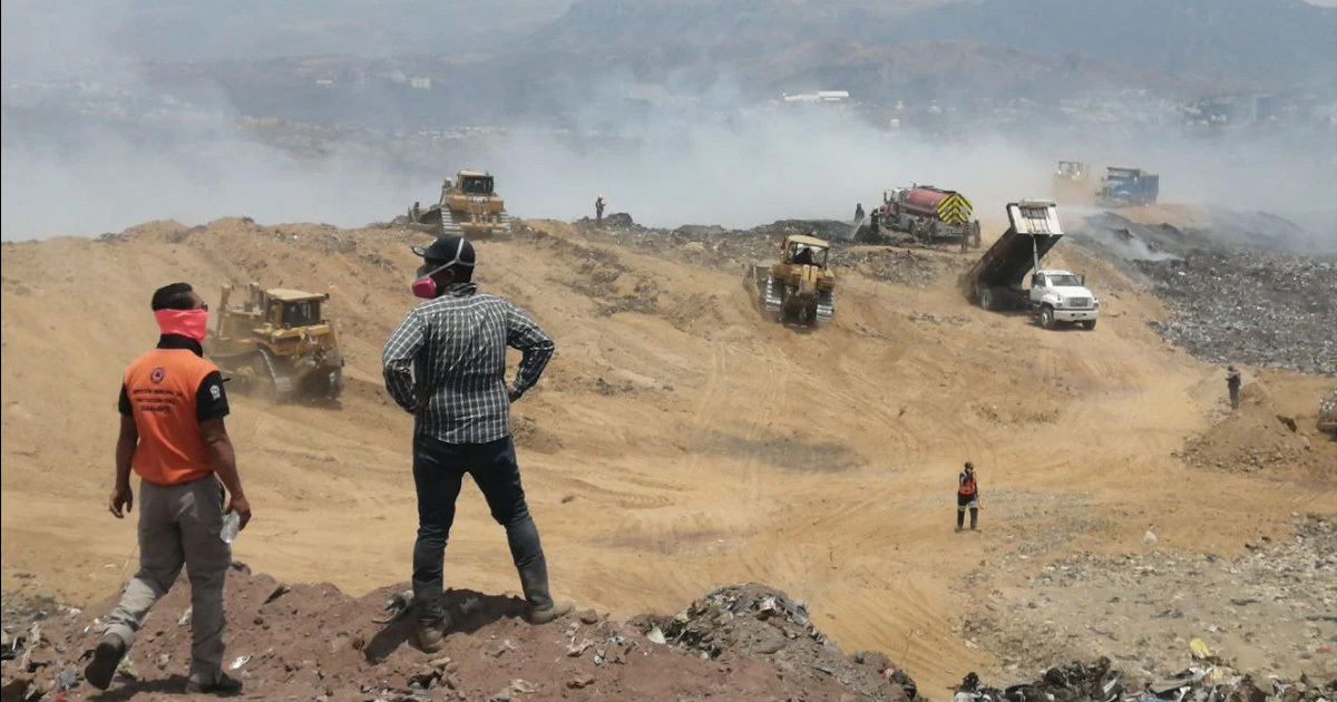 Ambientalistas van por amparo tras incendio en el basurero de Guanajuato; alertan por riesgos en salud