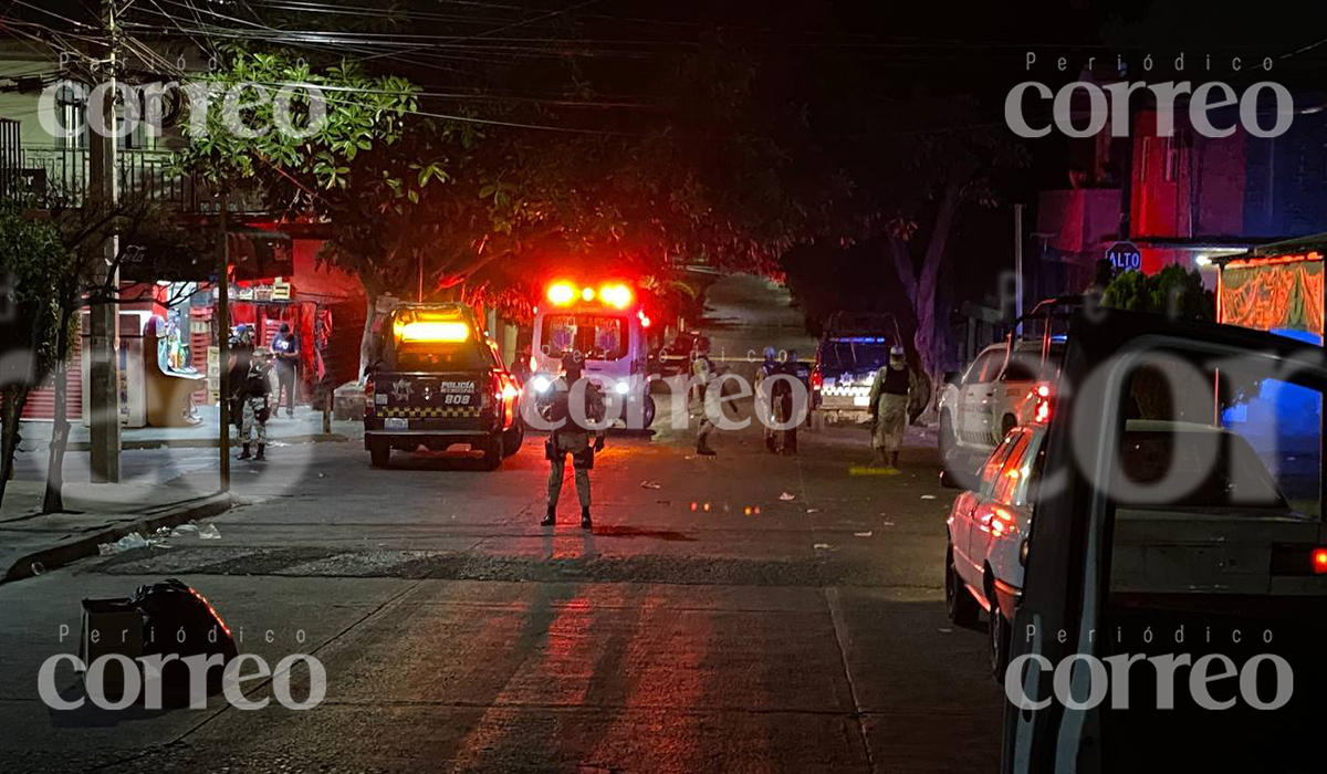 Asesinan a joven y hieren a su esposa embarazada afuera de tiendita en León