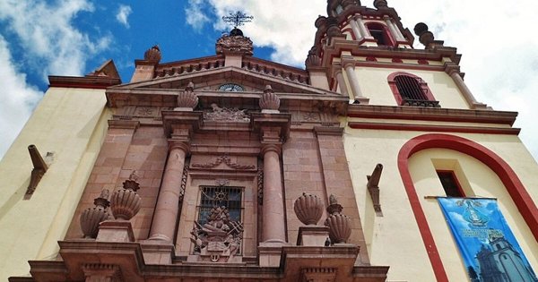 Hombres armados irrumpen y asaltan en plena misa en Parroquia de La Soledad de San Luis Potosí 