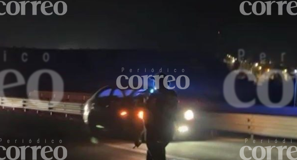 Pareja muere atropellada en la carretera Irapuato-Silao