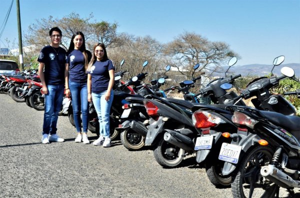 Una sola moto contamina como nueve autos, revela estudio de alumnos del ITSur Uriangato 