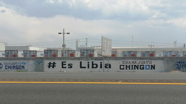 ¡Y siguen bastos! Pintan bardas de Libia, con frase 'Guanajuato chingón' en Celaya