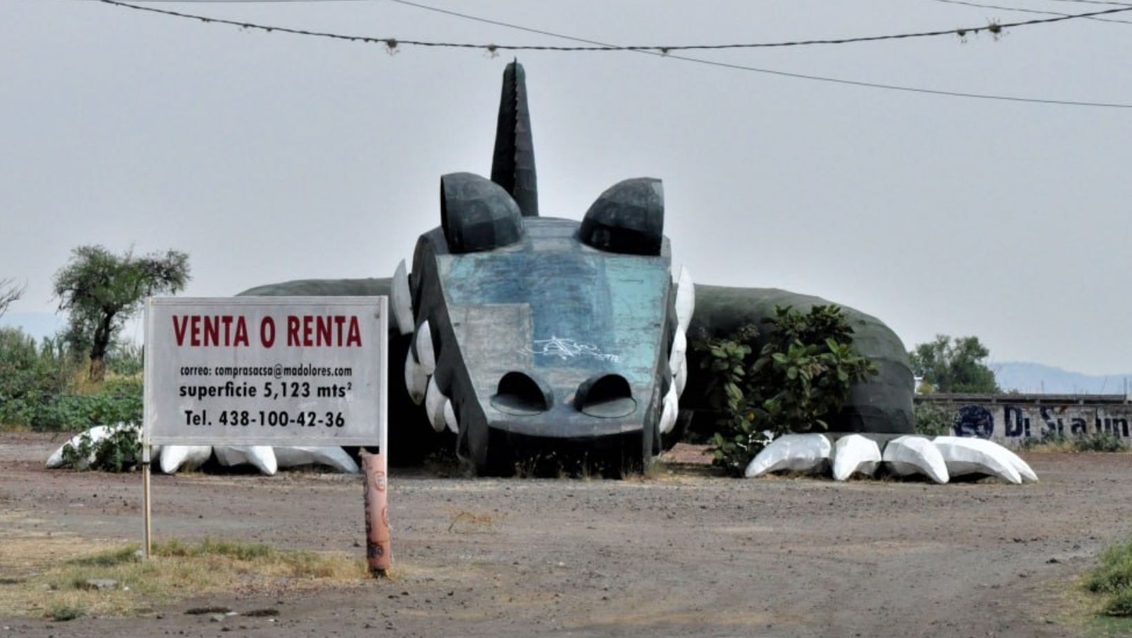 ¿De quién es el cocodrilo de Yuriria? Mientras debaten propiedad, escultura queda en abandono