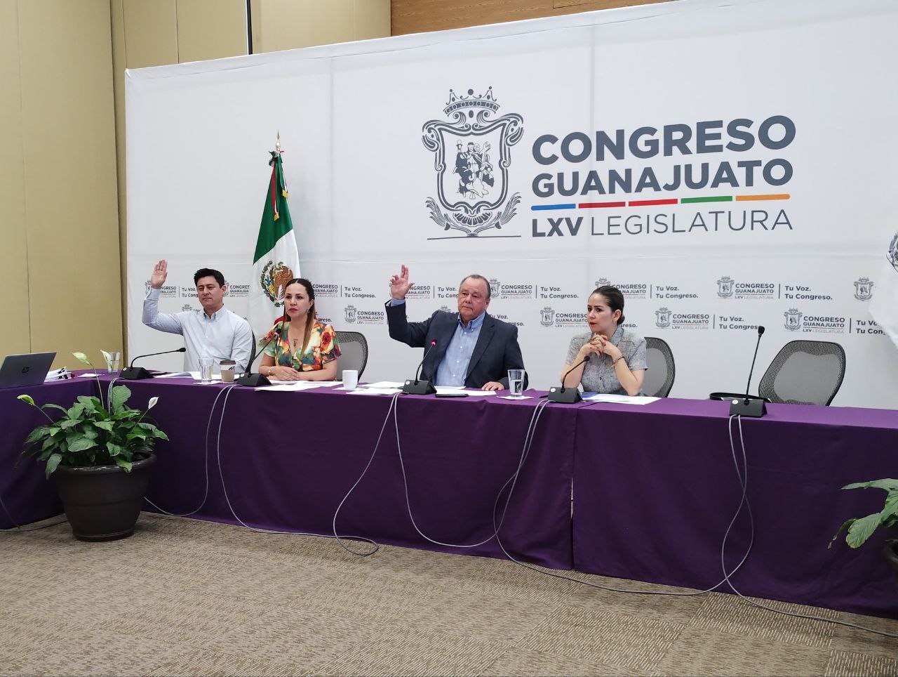 Aprueban iluminar Congreso de Guanajuato con colores del arcoíris pero batean Ley para la Diversidad Sexual