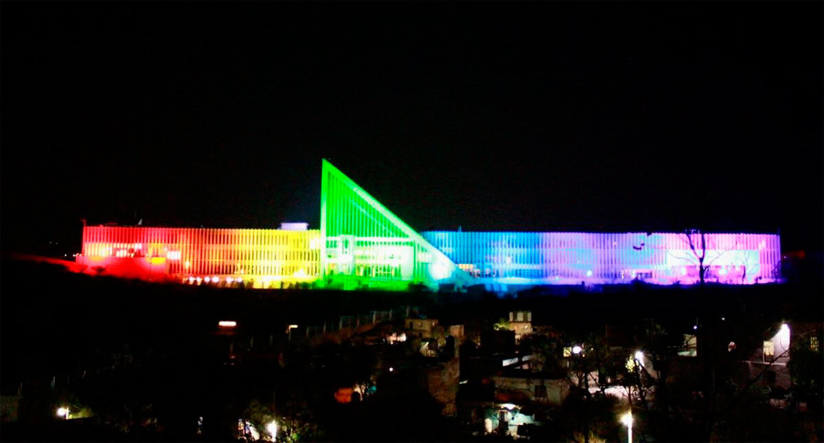 Aprueban iluminar Congreso de Guanajuato con colores del arcoíris pero batean Ley para la Diversidad Sexual