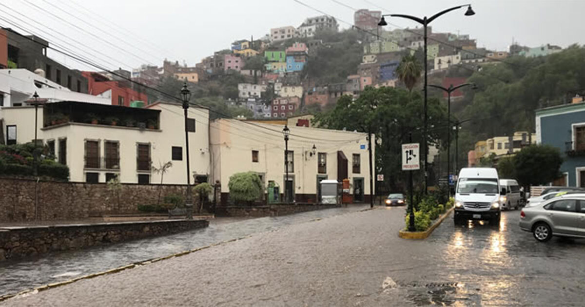 ¡No guardes el paraguas! Seguirán las lluvias fuertes en Guanajuato este domingo