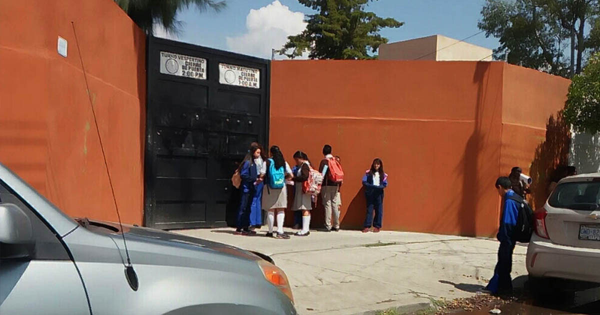 Maltratos del director de la secundaria 51 de Irapuato continúan pese a investigación de la SEG