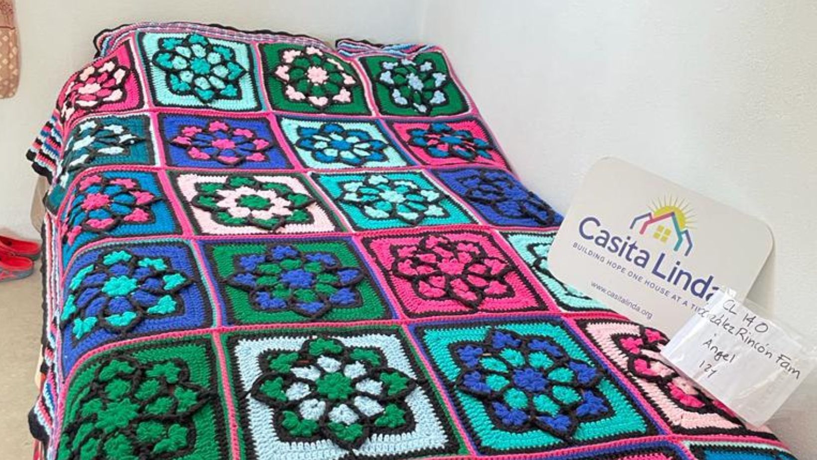 Café de tejido de la alianza Blanket Babes y Casita Linda busca apoyar a niños de San Miguel de Allende