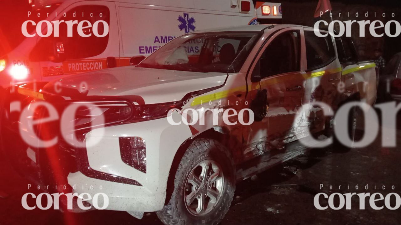 Tres personas resultan lesionadas en choque de dos camionetas en la Sierra de Guanajuato