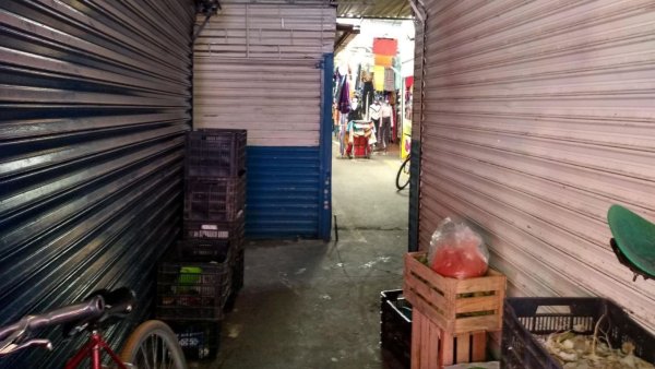 Mercado Tomasa Esteves de Salamanca se encuentra entre la soledad y el miedo