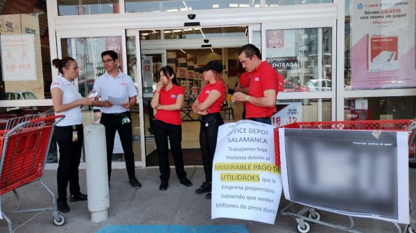 Empleados de Office Depot Salamanca se van a paro; acusan reparto injusto de utilidades