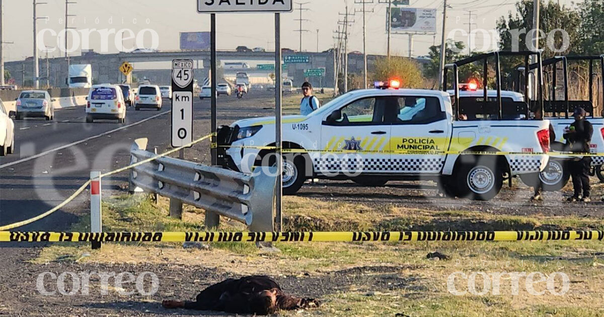 Descubren el cuerpo de un hombre en el libramiento Valle de Santiago-Irapuato