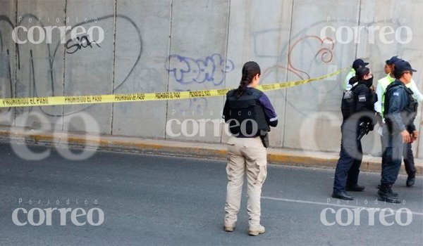 Mujer muere en brazos de su esposo tras ser arrollados en Cuarto Cinturón Vial de Irapuato