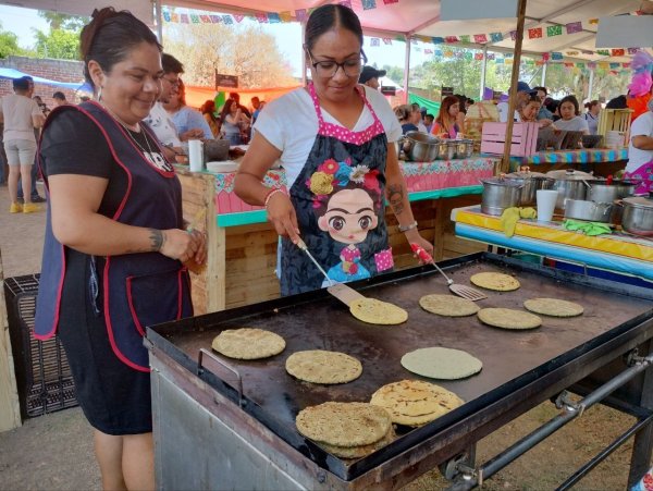 En Valle de Santiago disfrutan del Festival de la Gordita y en San Diego se comen 18 mil tacos