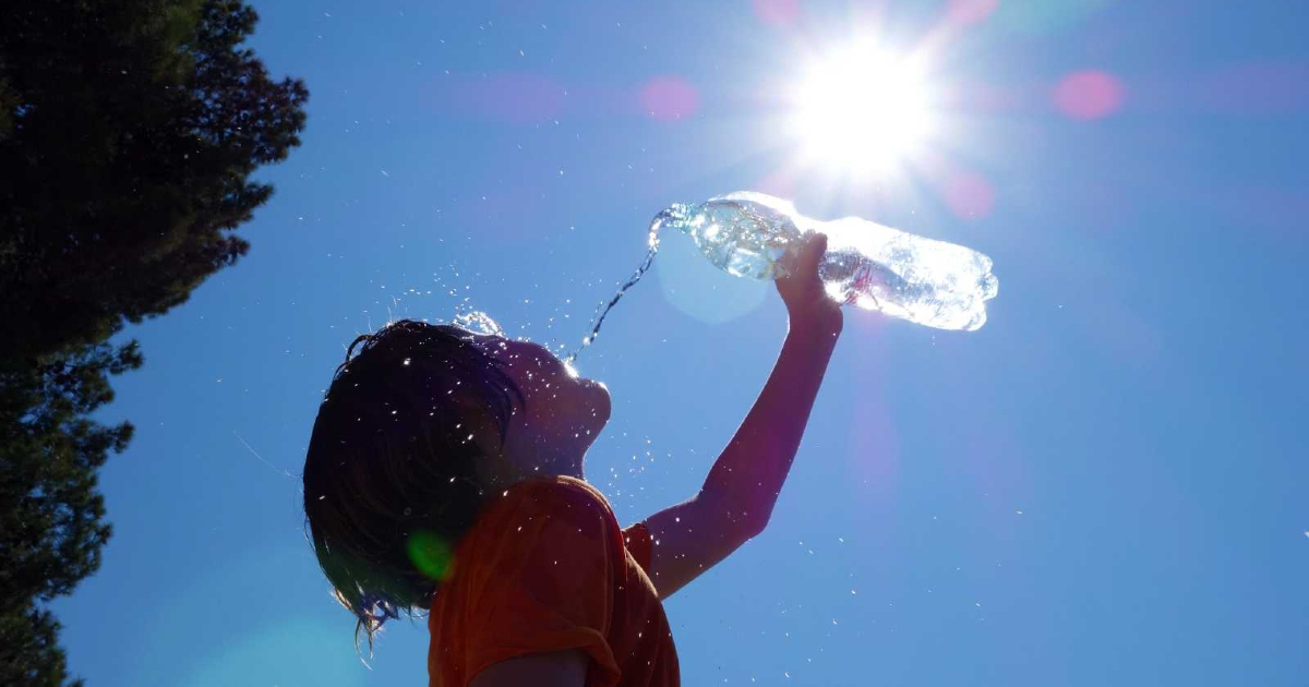 ¡Protege a tus niños del sol! Golpes de calor podrían causarles daños irreversibles