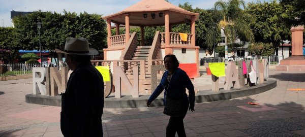 Habitantes de Rincón de Tamayo protestan por falta de apoyos ante visita de Javier Mendoza 