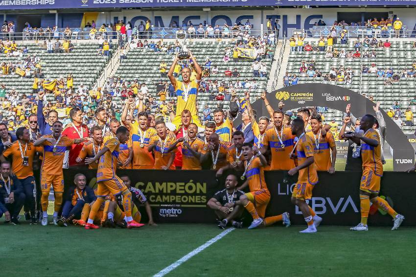 Tigres se corona Campeón de Campeones: venció a Pachuca 2-1