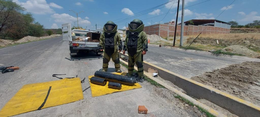 Hallan coche bomba Jalisco preparado para estallar al abrir el switch