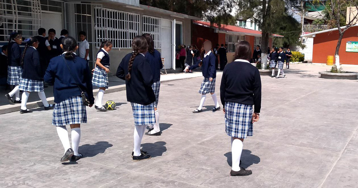 Niños con falda o niñas con pantalón: revive debate por uniforme neutro en Guanajuato