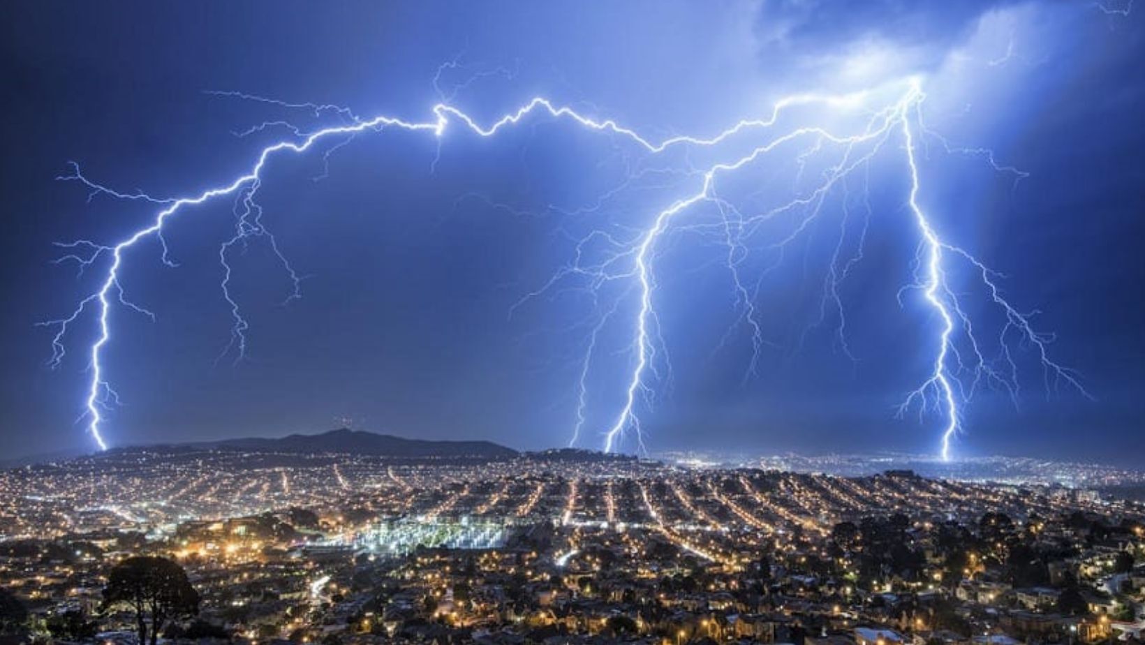 ¿Sabes cómo evitar que te caiga un rayo? Prepárate para esta temporada de tormentas eléctricas en Guanajuato