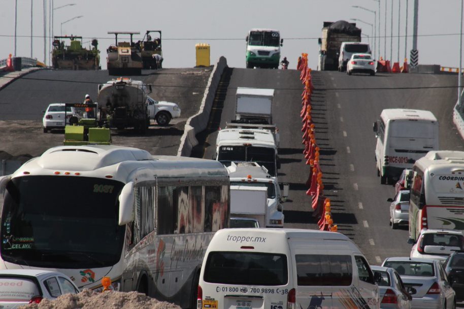 Distribuidor Celanese no abona en mejorar flujo vehicular en Celaya 