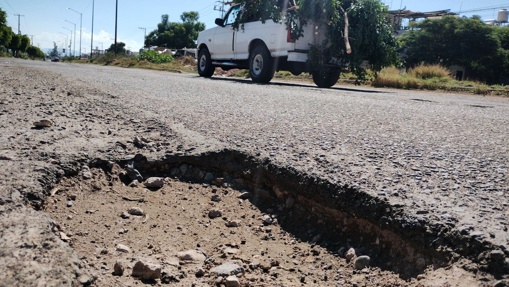 Municipios de Guanajuato gastan dineral por daños que causan sus baches, luminarias y otros desperfectos