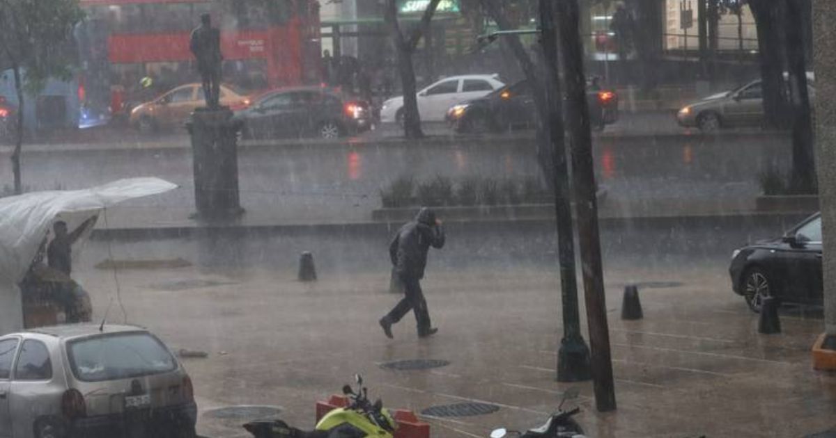 Tormenta tropical Calvin avanza a huracán categoría 1; revisa aquí dónde lloverá hoy 