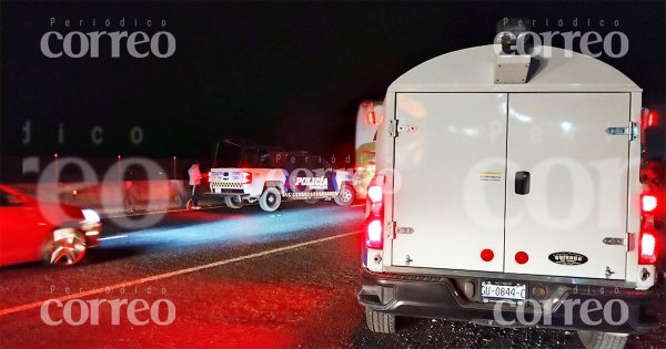 Estruendo de lluvia distrae a familia y los embiste el tren en Celaya; hay dos muertos, uno menor de edad