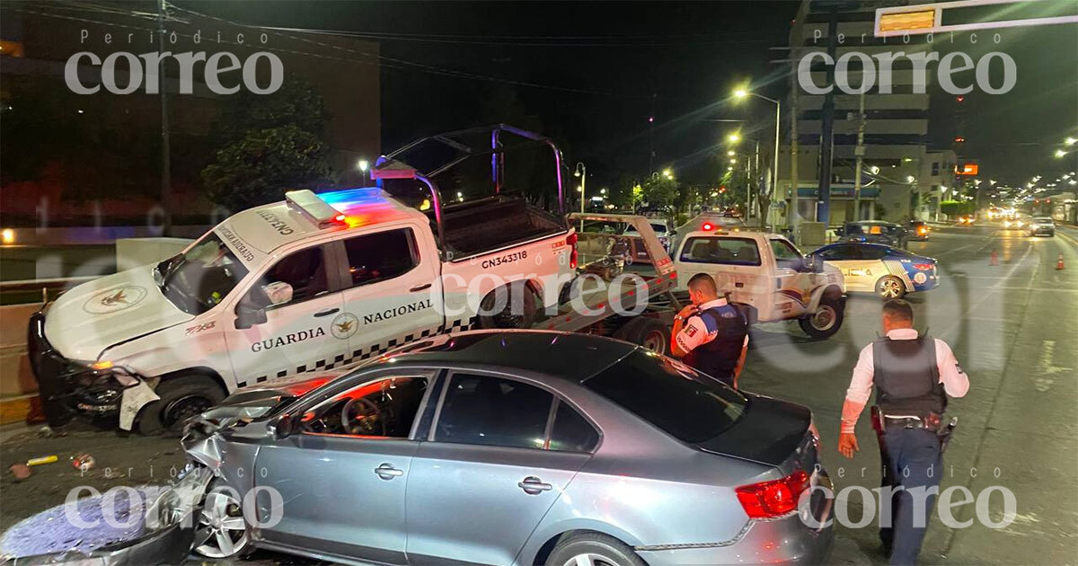 León: Choque entre camioneta de Guardia Nacional y vehículo particular deja tres heridos