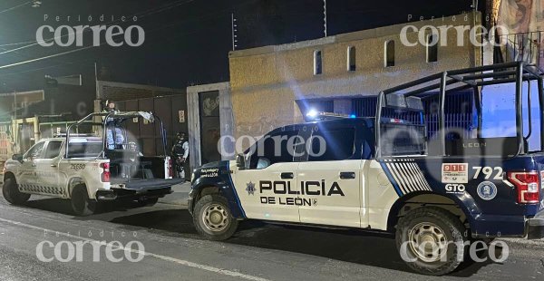 Balean a dos hombres al interior de su casa en el Duraznal de León; están graves