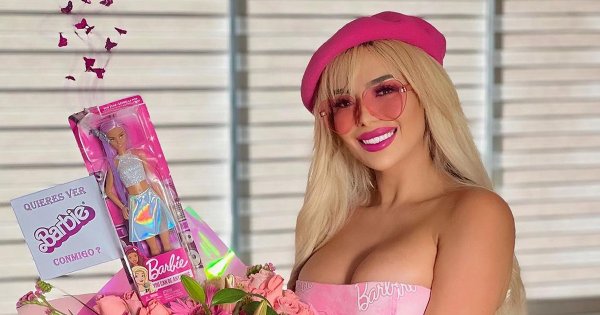 Ella es la 'Barbie' de León que viaja en la oruga y se volvió viral en un par de días