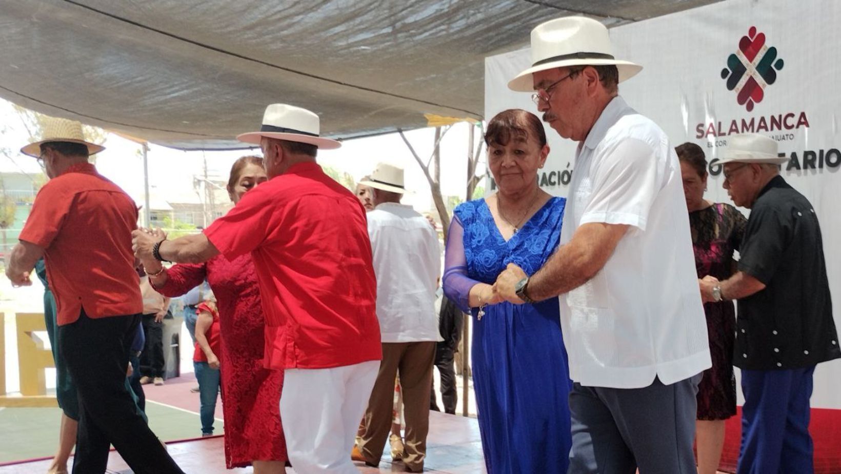 Bailar danzón se convierte en terapia física y emocional para adultos mayores en Salamanca