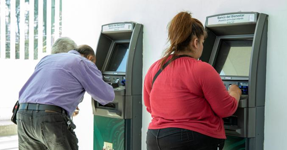 Pensión del Bienestar: Advierten sobre el uso de cajeros a adultos mayores 