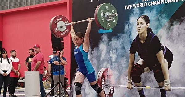 ¡El oro se queda en casa! Equipo femenil de Guanajuato triunfa en el Nacional de Halterofilia en Celaya