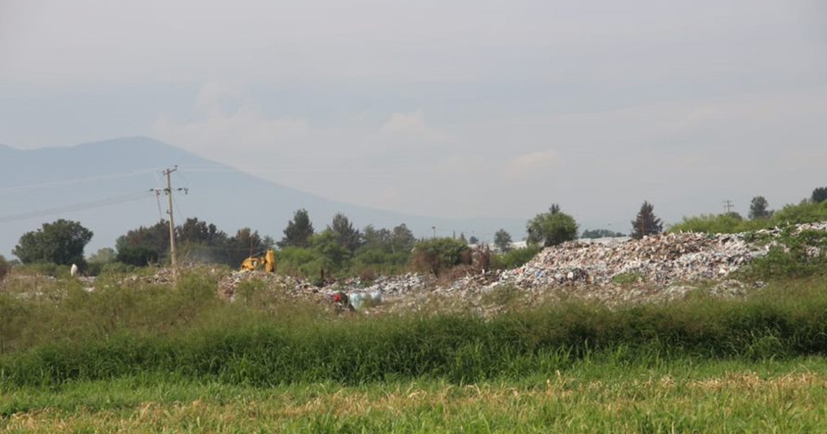 Basurero cerca de Río Lerma en Abasolo se encuentra en terreno de Michoacán