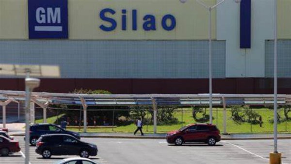 Empleados paran labores en GM Silao; acusan incumplimiento al CCT